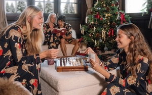 2025 11 14 Christmas Campaign 250813 Chelsea Peers Christmas25 2215 2