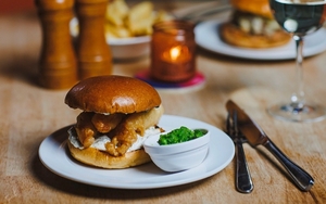 2025 12 17 The Wild Alderman Fish Finger Butty With Tartare Sauce On A Brioche Bun  Copyright Crayden Photography